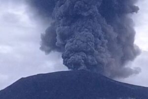 Gunung Marapi di Sumbar meletus kembali (Foto; Pos PGA Marapi)